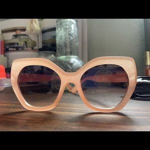 Cute peachy summer glasses! #rose #trendy